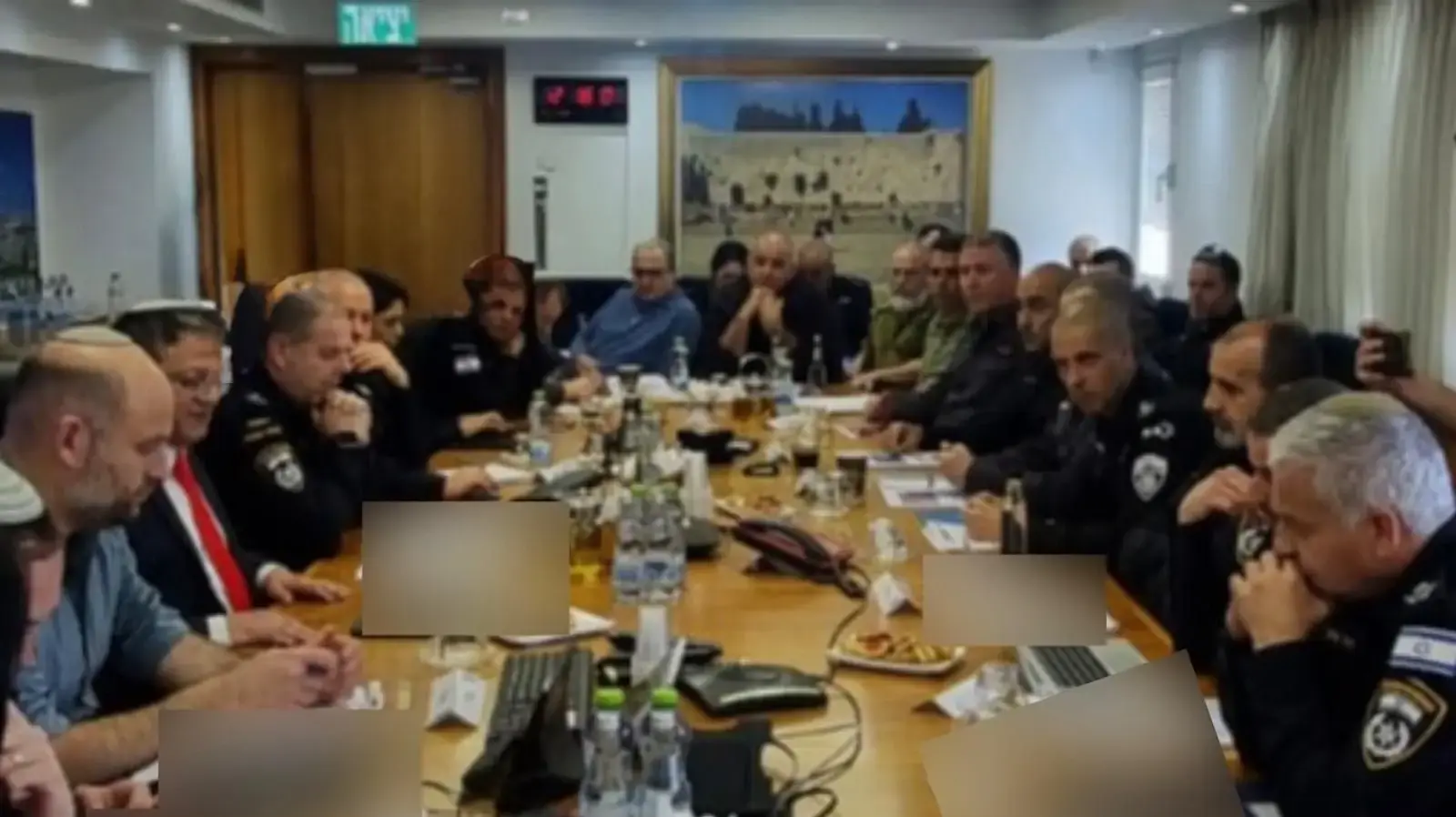 השר לביטחון לאומי, איתמר בן גביר, בהערכת המצב במשרד לביטחון לאומי השר לביטחון לאומי, איתמר בן גביר, בהערכת המצב במשרד לביטחון לאומי