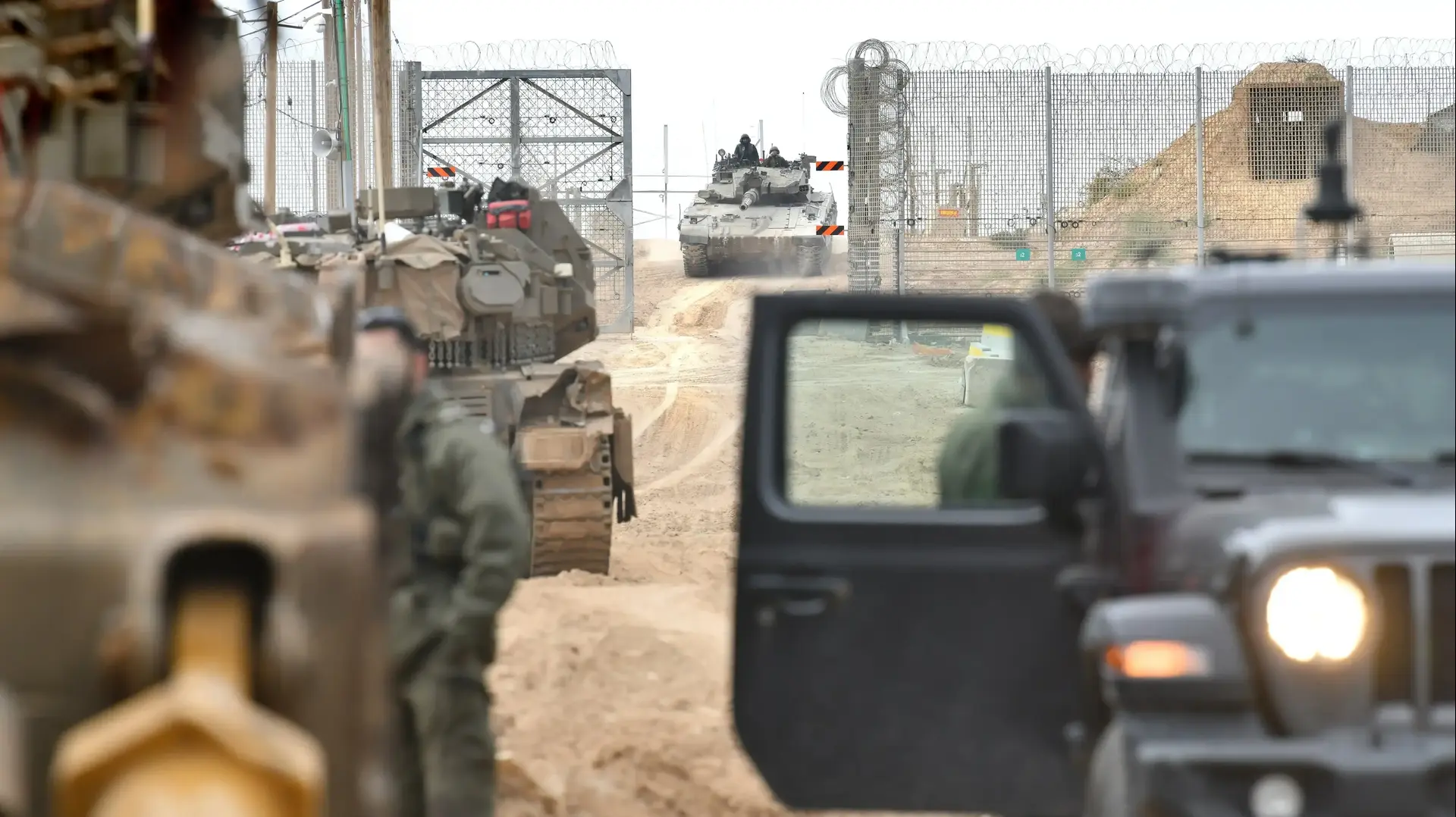 טנקים של צה"ל, גדר גבול רצועת עזה, 20 במרץ 2025 טנקים של צה"ל, גדר גבול רצועת עזה, 20 במרץ 2025