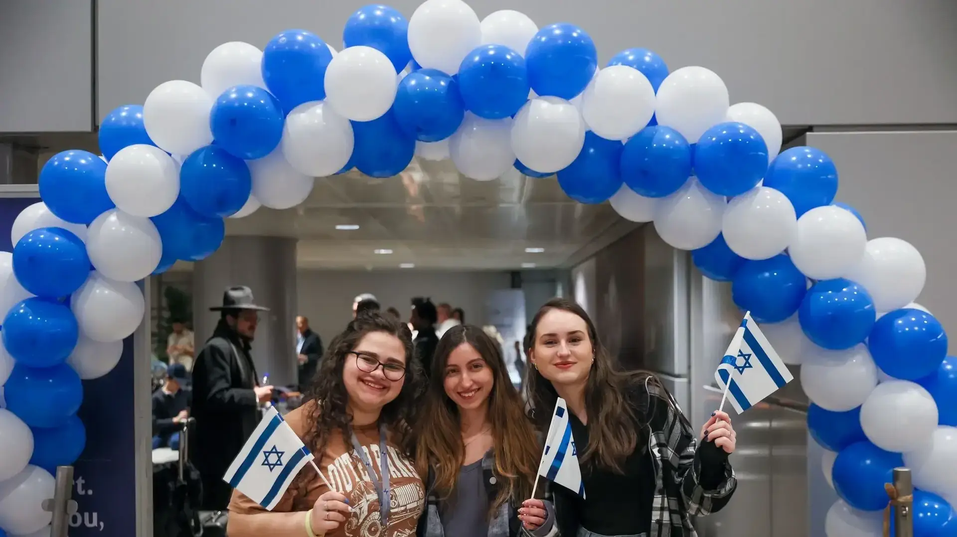 משרד העלייה והקליטה,השיקו מסלול קליטה חדש בנתב"ג, המעניק שירות VIP לעולים החדשים. 26 במרץ 2025