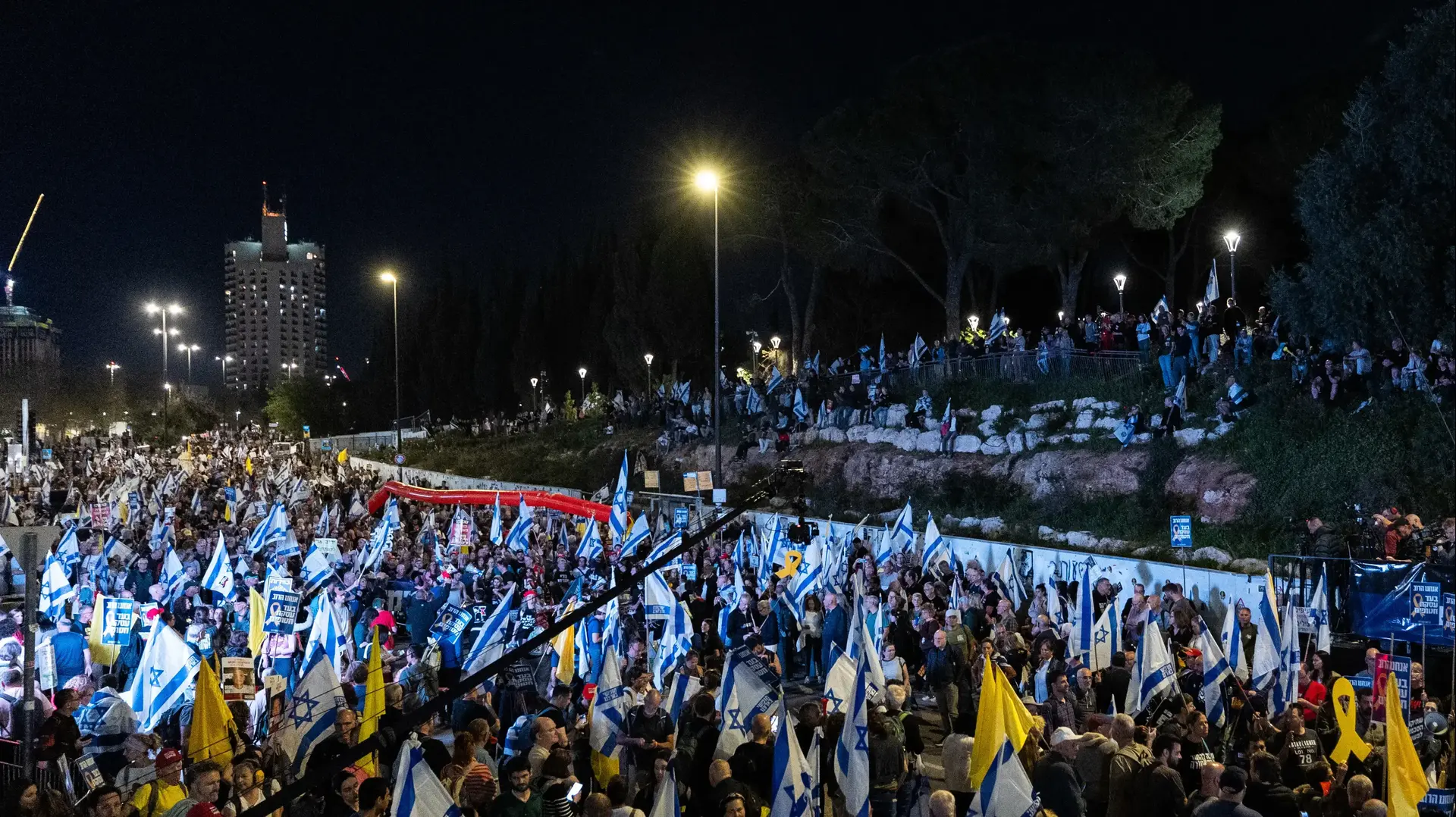 הפגנה מחוץ לכנסת, 26 במרץ 2025 הפגנה מחוץ לכנסת, 26 במרץ 2025
