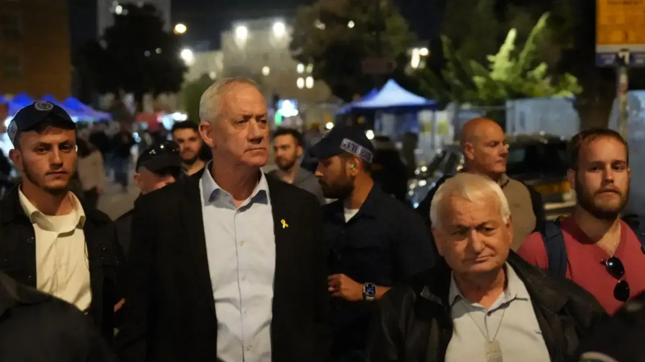 יו״ר המחנה הממלכתי בני גנץ בעצרת מחאה מחוץ לכנסת, 26 במרץ 2025
יו״ר המחנה הממלכתי בני גנץ בעצרת מחאה מחוץ לכנסת, 26 במרץ 2025