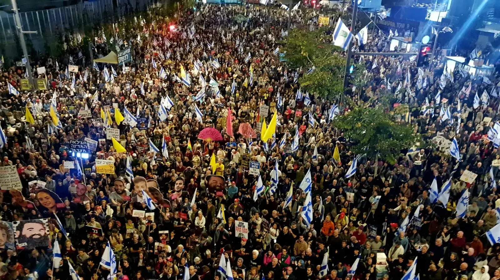 הפגנה למען שחרור חטופים, שער בגין, 29 במרץ 2025 הפגנה למען שחרור חטופים, שער בגין, 29 במרץ 2025