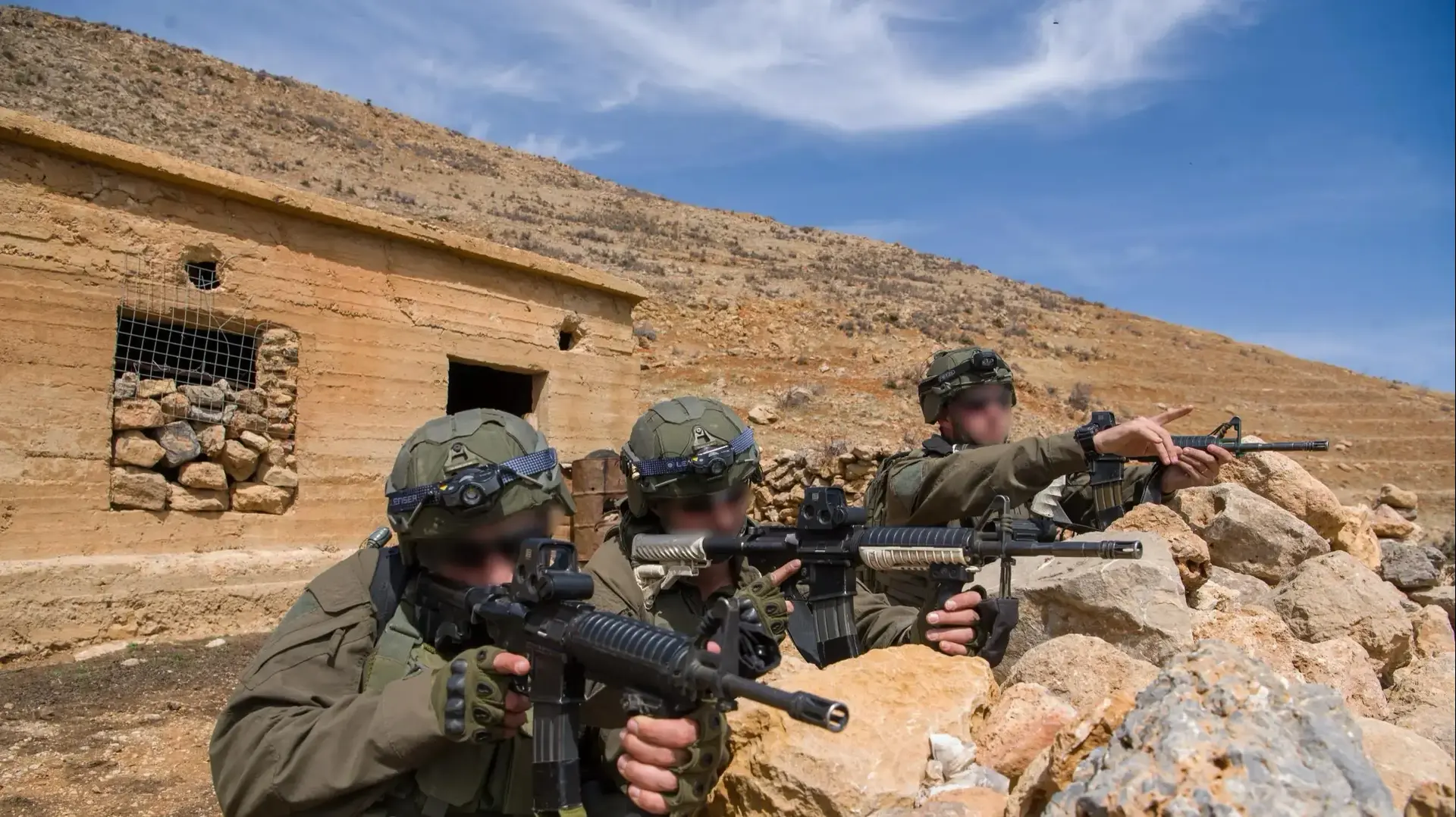 במוצבים של צבא סוריה בכתר החרמון: תיעודים מפעילות כוחות חטיבת ׳ההרים׳ (810). 30 במרכז 2025