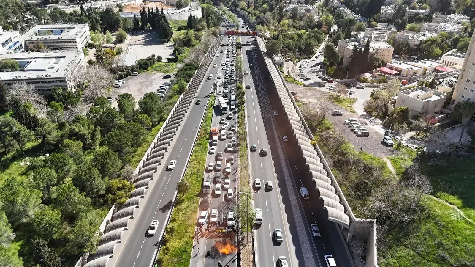 חסימות כבישים בבגין למען החזרת החטופים. 31 במרץ 2025 חסימות כבישים בבגין למען החזרת החטופים. 31 במרץ 2025