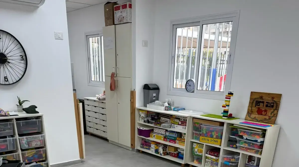 שנה וחצי לאחר הטבח: תינוקייה חדשה לתינוקות ניר עוז נחנכה בקריית גת. 1 באפריל 2025