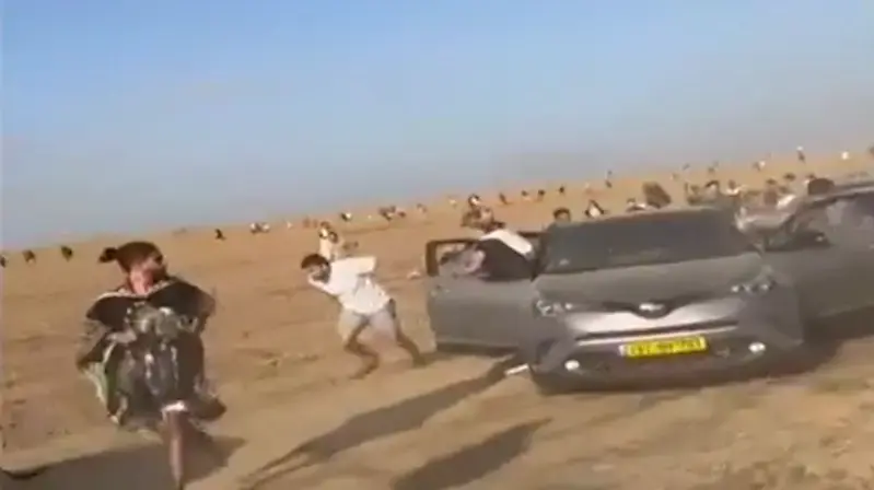 נמלטים ממסיבת הנובה נמלטים ממסיבת הנובה