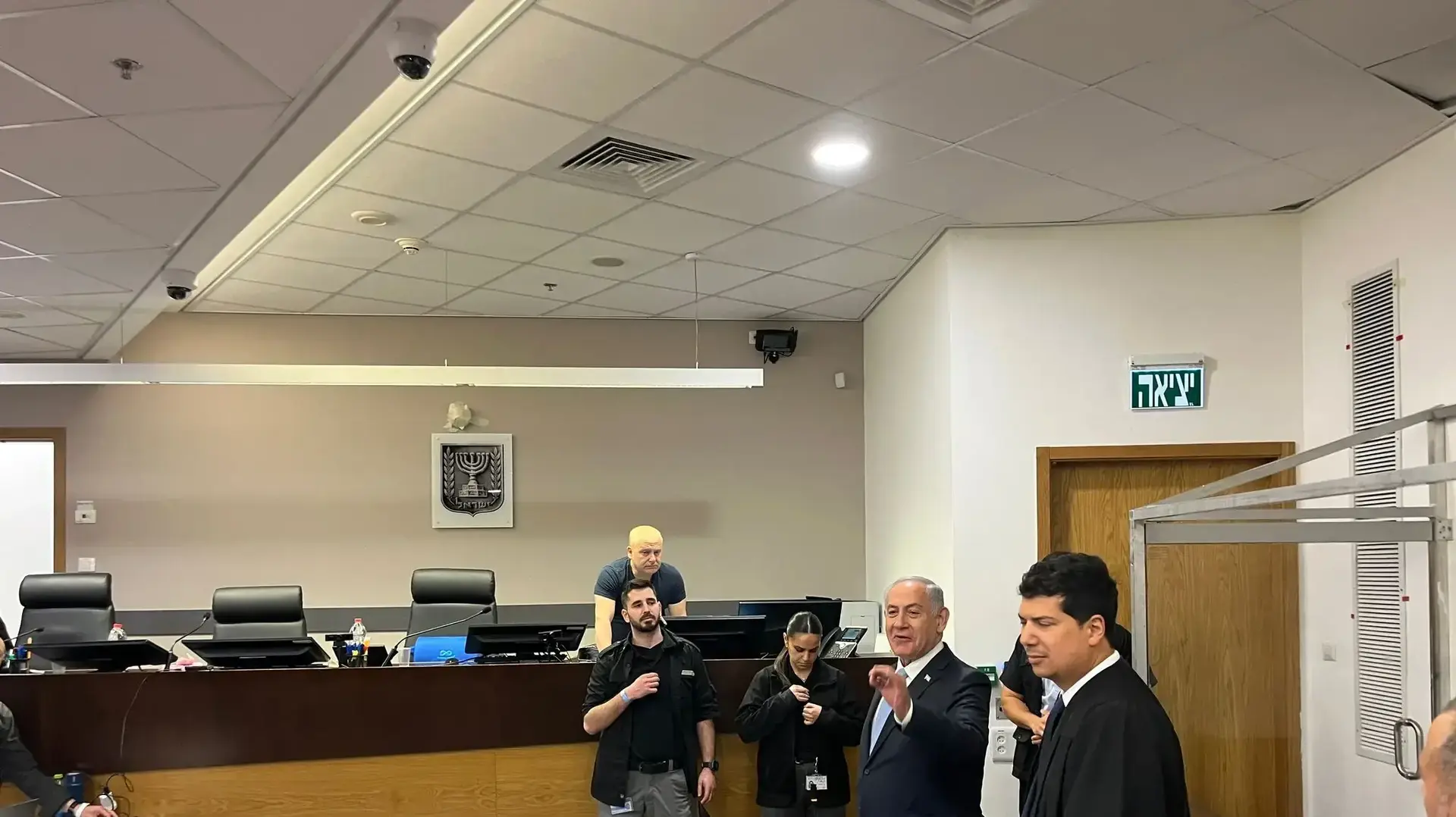 עדות רה"מ בנימין נתניהו במשפט תיקי האלפים, בימ"ש מחוזי ת"א. 2 באפריל 2025 עדות רה"מ בנימין נתניהו במשפט תיקי האלפים, בימ"ש מחוזי ת"א. 2 באפריל 2025