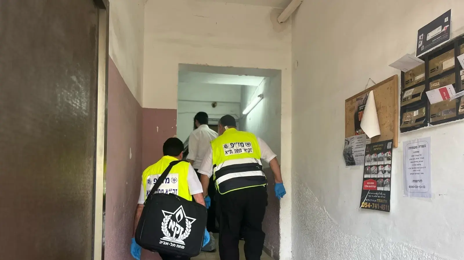 מתנדבי ארגון זק"א מגלים את הגופות