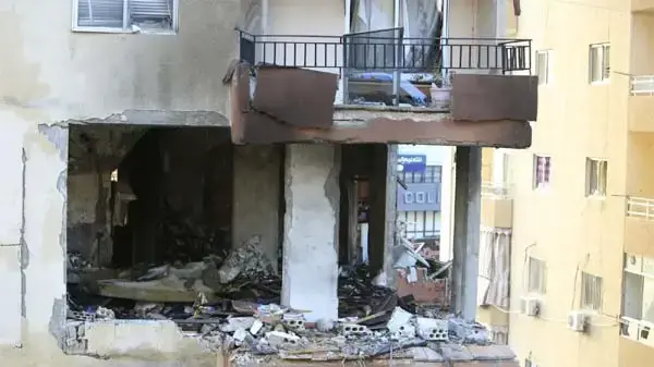הדירה שהותקפה לפנות בוקר בעיר צור בלבנון ובה חוסל בכיר בחמאס חסן פרחאת. 4 באפריל 2025 הדירה שהותקפה לפנות בוקר בעיר צור בלבנון ובה חוסל בכיר בחמאס חסן פרחאת. 4 באפריל 2025