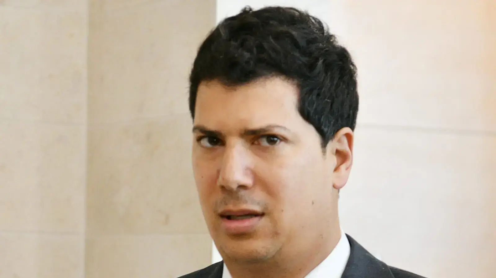 עו"ד עמית חדד, סנגורו של אלי פלדשטיין, בימ"ש השלום פתח תקווה, 4 באפריל 2025