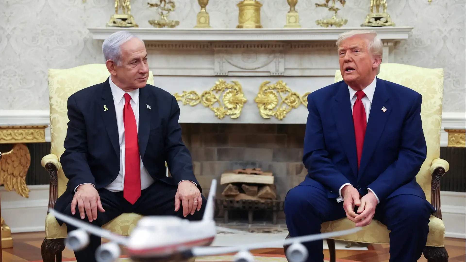 ראש הממשלה, בנימין נתניהו, ונשיא ארה"ב, דונלד טראמפ, בבית הלבן, 7 באפריל 2025 ראש הממשלה, בנימין נתניהו, ונשיא ארה"ב, דונלד טראמפ, בבית הלבן, 7 באפריל 2025