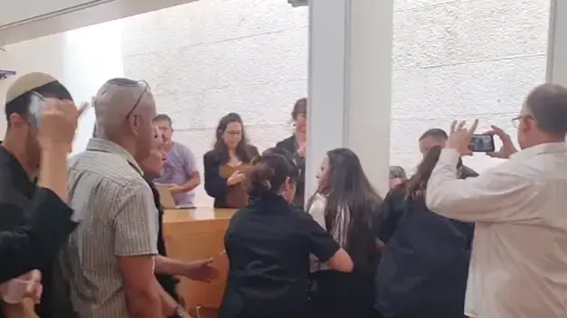 טלי גוטליב, הוצאה מדיון בג"ץ על פיטורי ראש השב"כ רונן בר, ביהמ"ש העליון, 8 במרץ 2025 טלי גוטליב, הוצאה מדיון בג"ץ על פיטורי ראש השב"כ רונן בר, ביהמ"ש העליון, 8 במרץ 2025