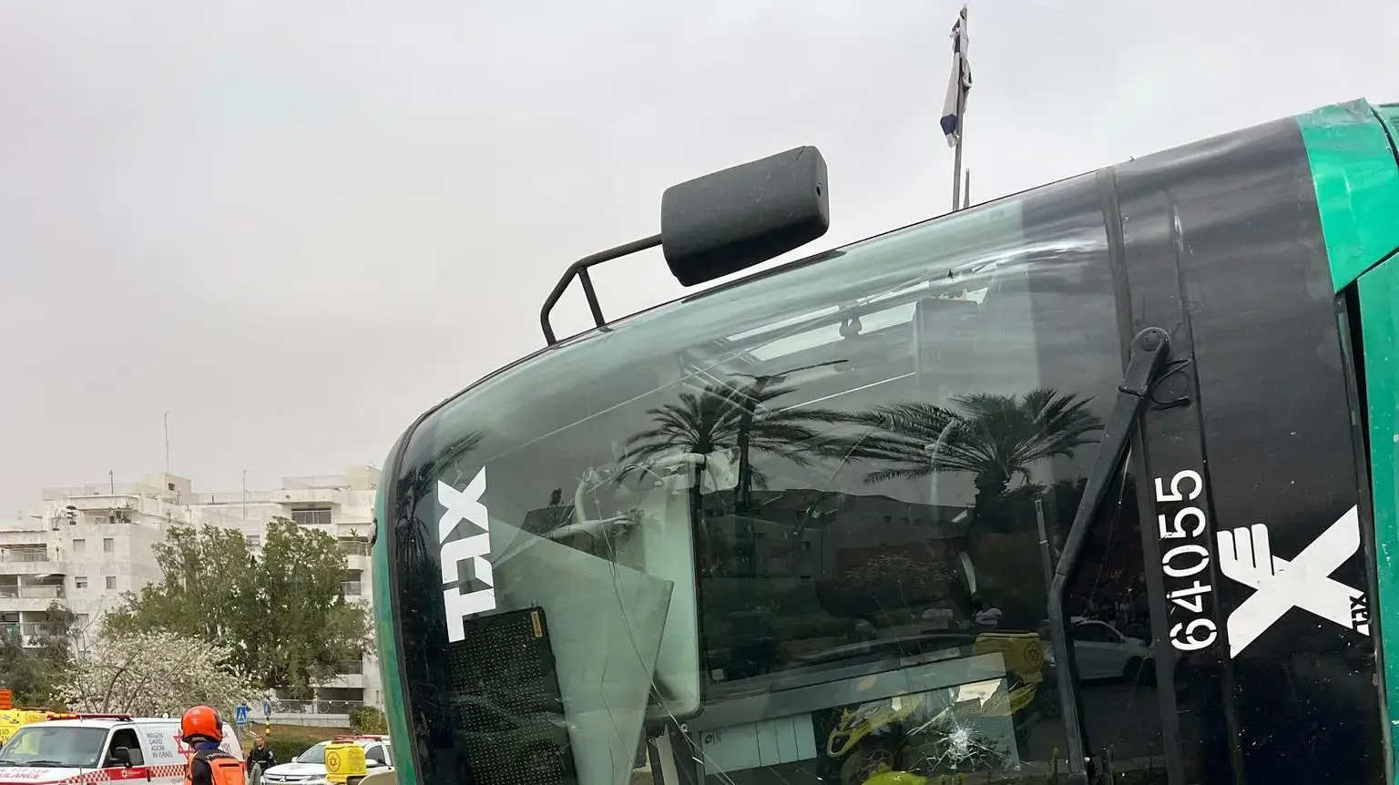 האוטובוס שהתהפך בתאונת דרכים, ראשון לציון, 8 באפריל 2025