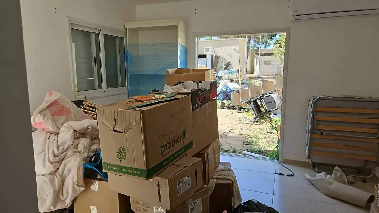תושבי כרם שלום מתחילים לחזור אל הקיבוץ תושבי כרם שלום מתחילים לחזור אל הקיבוץ