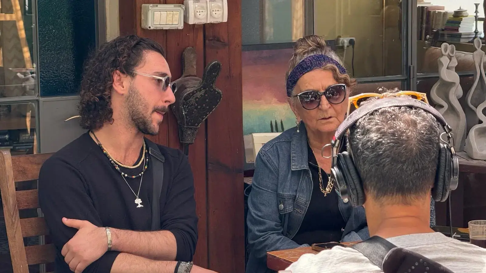 החייל שהחזיר את הכלבה במפגש עם המשפחה החייל שהחזיר את הכלבה במפגש עם המשפחה