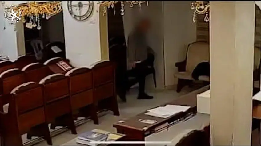 פריצה לישיבה פריצה לישיבה