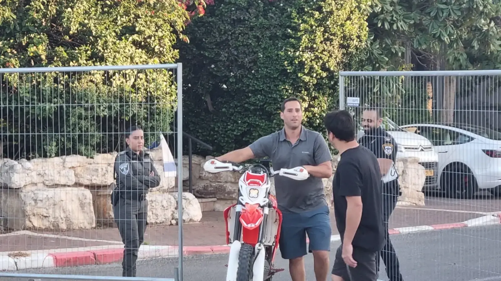 הכנות לקראת ביקור רה"מ נתניהו, מושב מזור,19 באפריל 2025 הכנות לקראת ביקור רה"מ נתניהו, מושב מזור,19 באפריל 2025
