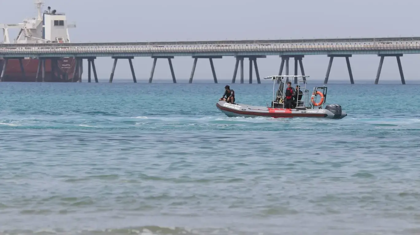 חיפושים אחר גבר שנפגע ע"י כריש, חוף הים חדרה, 22 באפריל 2025 חיפושים אחר גבר שנפגע ע"י כריש, חוף הים חדרה, 22 באפריל 2025
