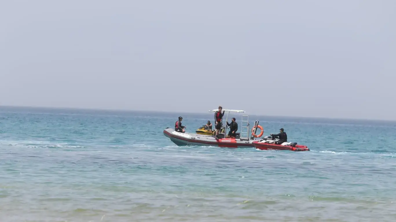 חיפושים אחר גבר שנפגע ע"י כריש, חוף הים חדרה, 22 באפריל 2025 חיפושים אחר גבר שנפגע ע"י כריש, חוף הים חדרה, 22 באפריל 2025