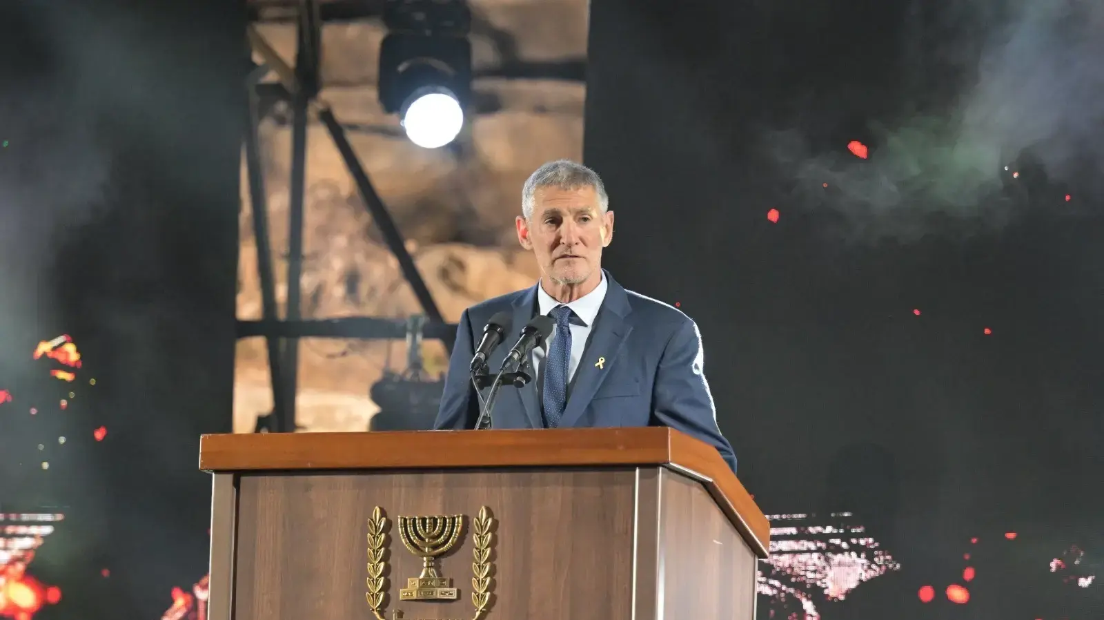 יאיר גולן בעצרת יום הזיכרון לשואה ולגבורה, קיבוץ יד מורדכי, 23 באפריל 2025 יאיר גולן בעצרת יום הזיכרון לשואה ולגבורה, קיבוץ יד מורדכי, 23 באפריל 2025