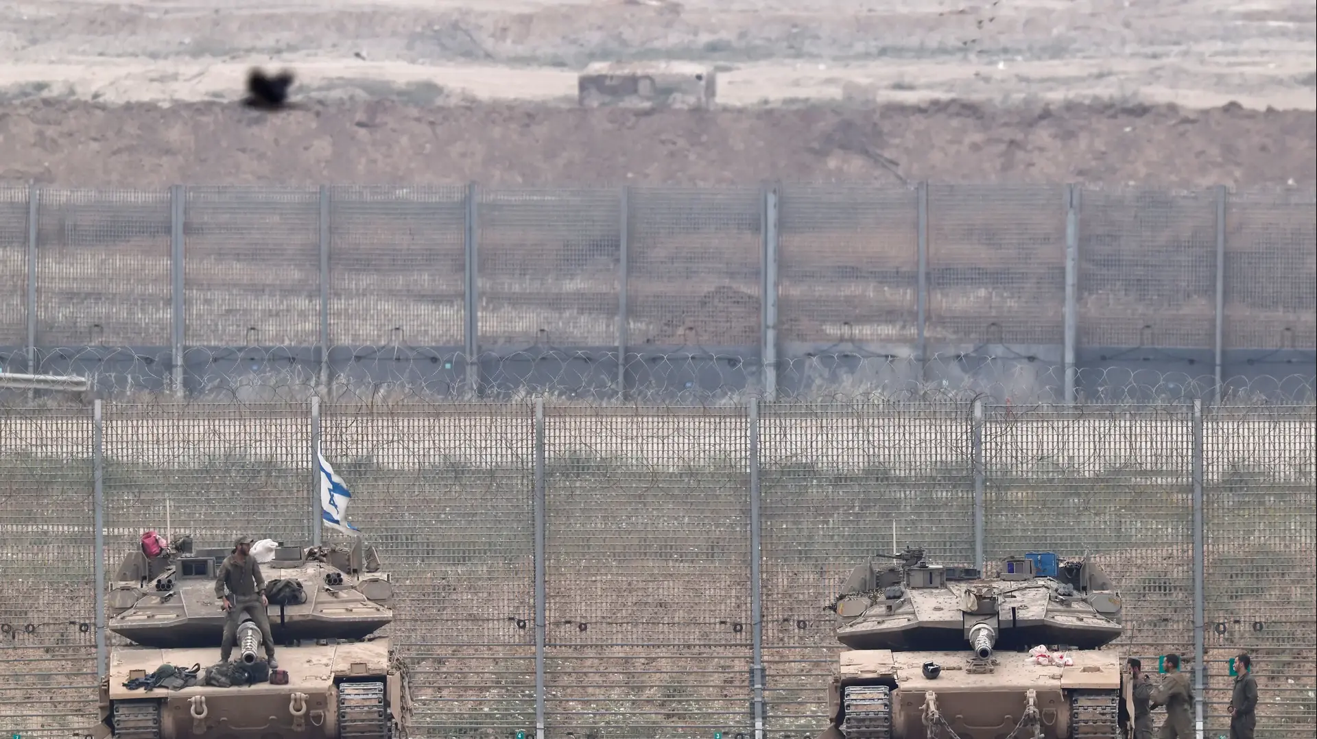 טנקים ישראלים על גבול רצועת עזה, 24 באפריל 2025 טנקים ישראלים על גבול רצועת עזה, 24 באפריל 2025