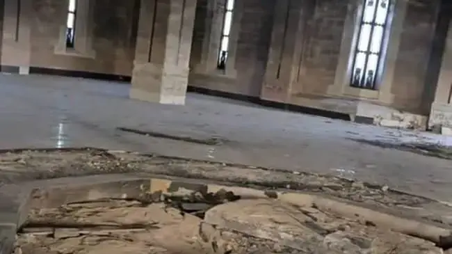 קברו הריק של נשיא סוריה לשעבר, חאפז אל-אסד