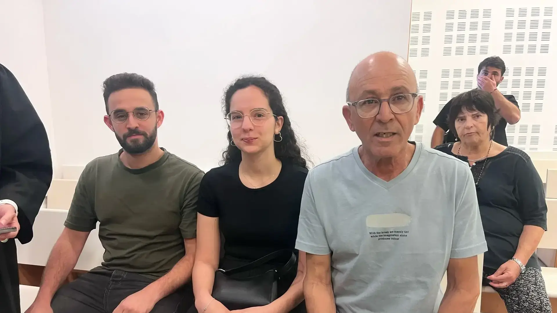 אפי יהושוע, אחיו של יגאל יהושוע ז״ל (מימין), ומיכאל יהושוע, בנו של יגאל יהושוע ז״ל (משמאל), 28 באפריל 2025 אפי יהושוע, אחיו של יגאל יהושוע ז״ל (מימין), ומיכאל יהושוע, בנו של יגאל יהושוע ז״ל (משמאל), 28 באפריל 2025