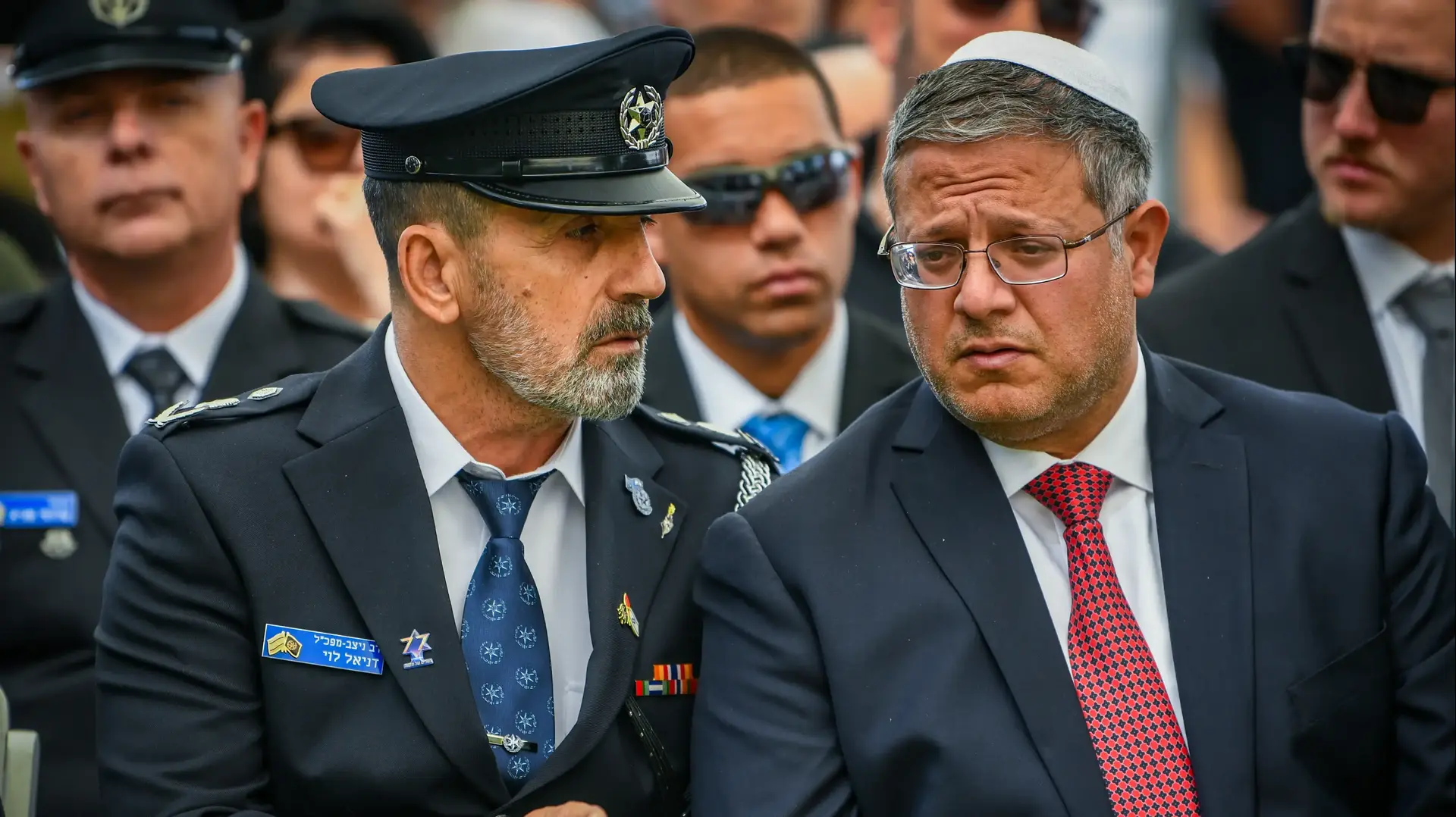 מפכ"ל המשטרה דני לוי והשר לביטחון לאומי איתמר בן גביר, טקס יום הזיכרון לחללי המשטרה בהשתתפות , החלקה המשטרתית , הר הרצל מפכ"ל המשטרה דני לוי והשר לביטחון לאומי איתמר בן גביר, טקס יום הזיכרון לחללי המשטרה בהשתתפות , החלקה המשטרתית , הר הרצל
