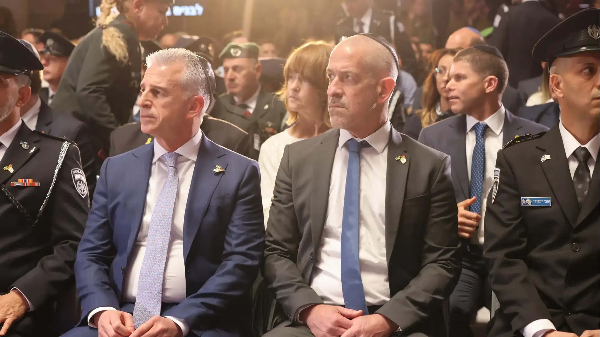 רונן בר ראש השב"כ, דדי ברנע ראש המוסד, טקס הזיכרון לחללי צה"ל, הר הרצל, 30 באפריל 2025 רונן בר ראש השב"כ, דדי ברנע ראש המוסד, טקס הזיכרון לחללי צה"ל, הר הרצל, 30 באפריל 2025