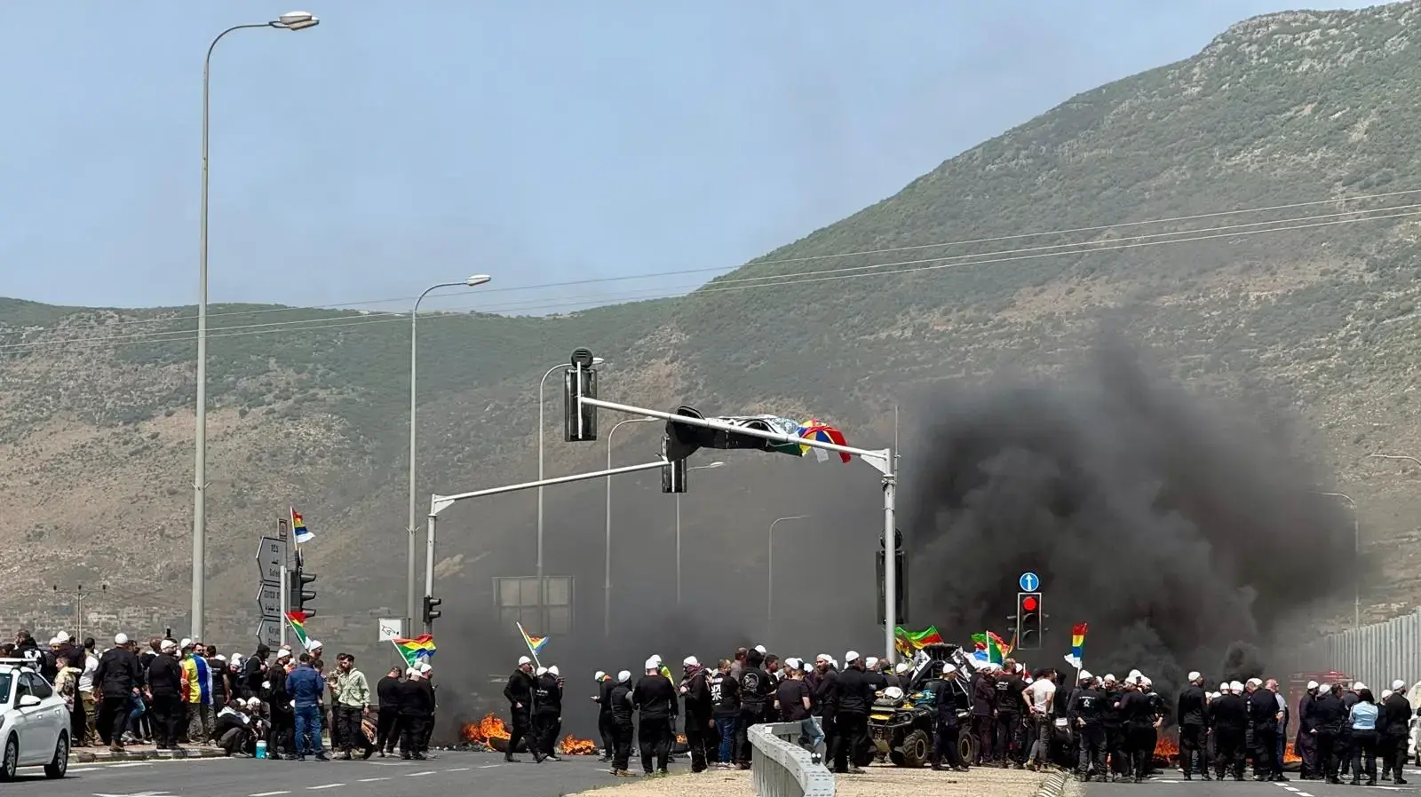 מפגינים דרוזים חוסמים את צומת ראמה, 30 באפריל 2025 מפגינים דרוזים חוסמים את צומת ראמה, 30 באפריל 2025