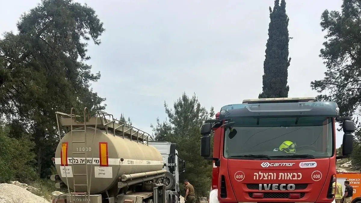 פעילות כוחות הכיבוי של אגף הטכנולוגיה והלוגיסטיקה מסייעים בכיבוי השריפות, 30 באפריל 2025 פעילות כוחות הכיבוי של אגף הטכנולוגיה והלוגיסטיקה מסייעים בכיבוי השריפות, 30 באפריל 2025