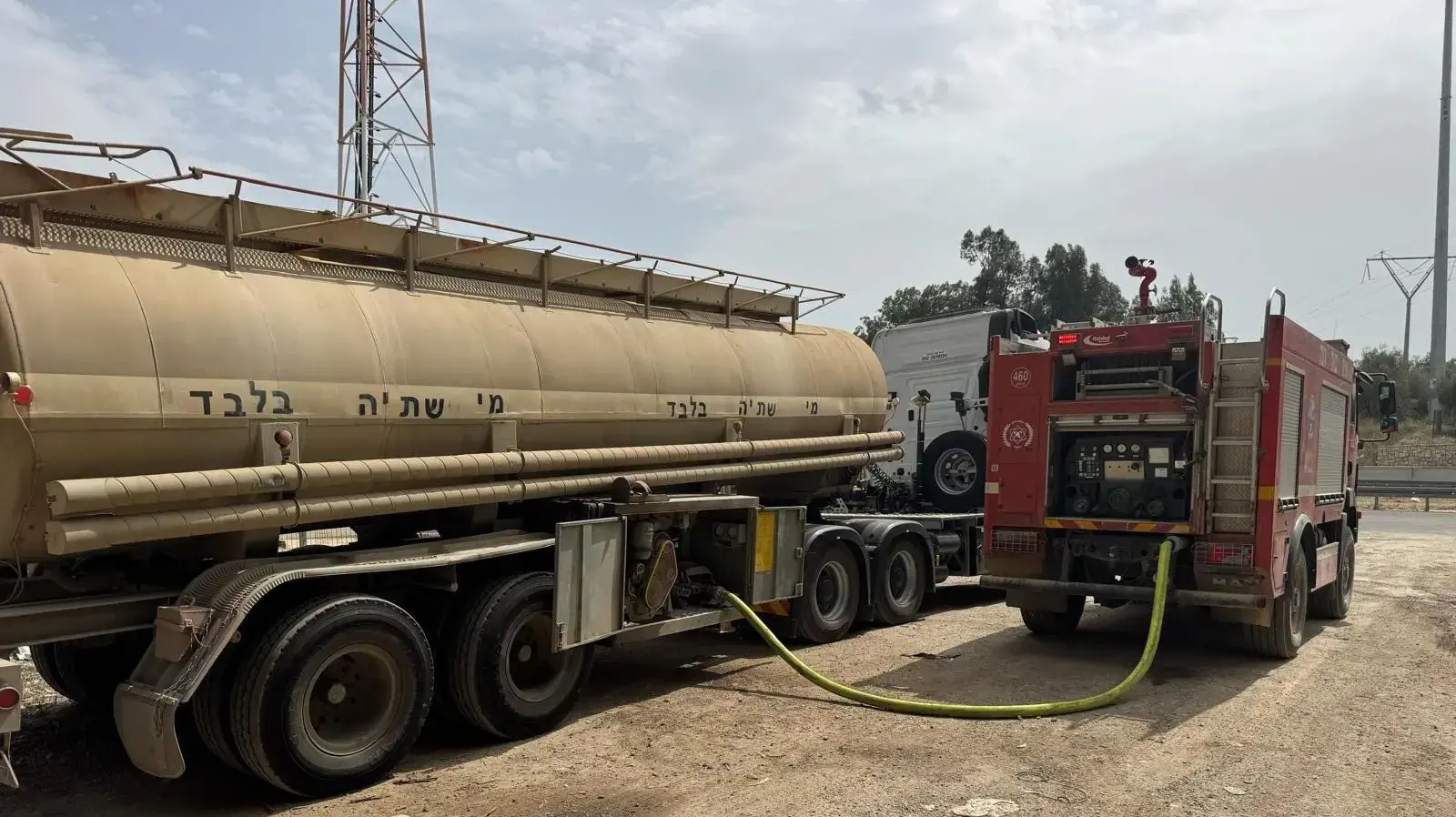 פעילות כוחות הכיבוי של אגף הטכנולוגיה והלוגיסטיקה מסייעים בכיבוי השריפות, 30 באפריל 2025 פעילות כוחות הכיבוי של אגף הטכנולוגיה והלוגיסטיקה מסייעים בכיבוי השריפות, 30 באפריל 2025