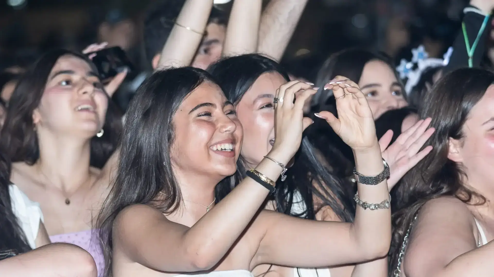 חגיגות עצמאות בקריית ביאליק בזמן שברוב הארץ ביטלו את חגיגות יום העצמאות בשל מזג אוויר. 1 במאי 2025 חגיגות עצמאות בקריית ביאליק בזמן שברוב הארץ ביטלו את חגיגות יום העצמאות בשל מזג אוויר. 1 במאי 2025