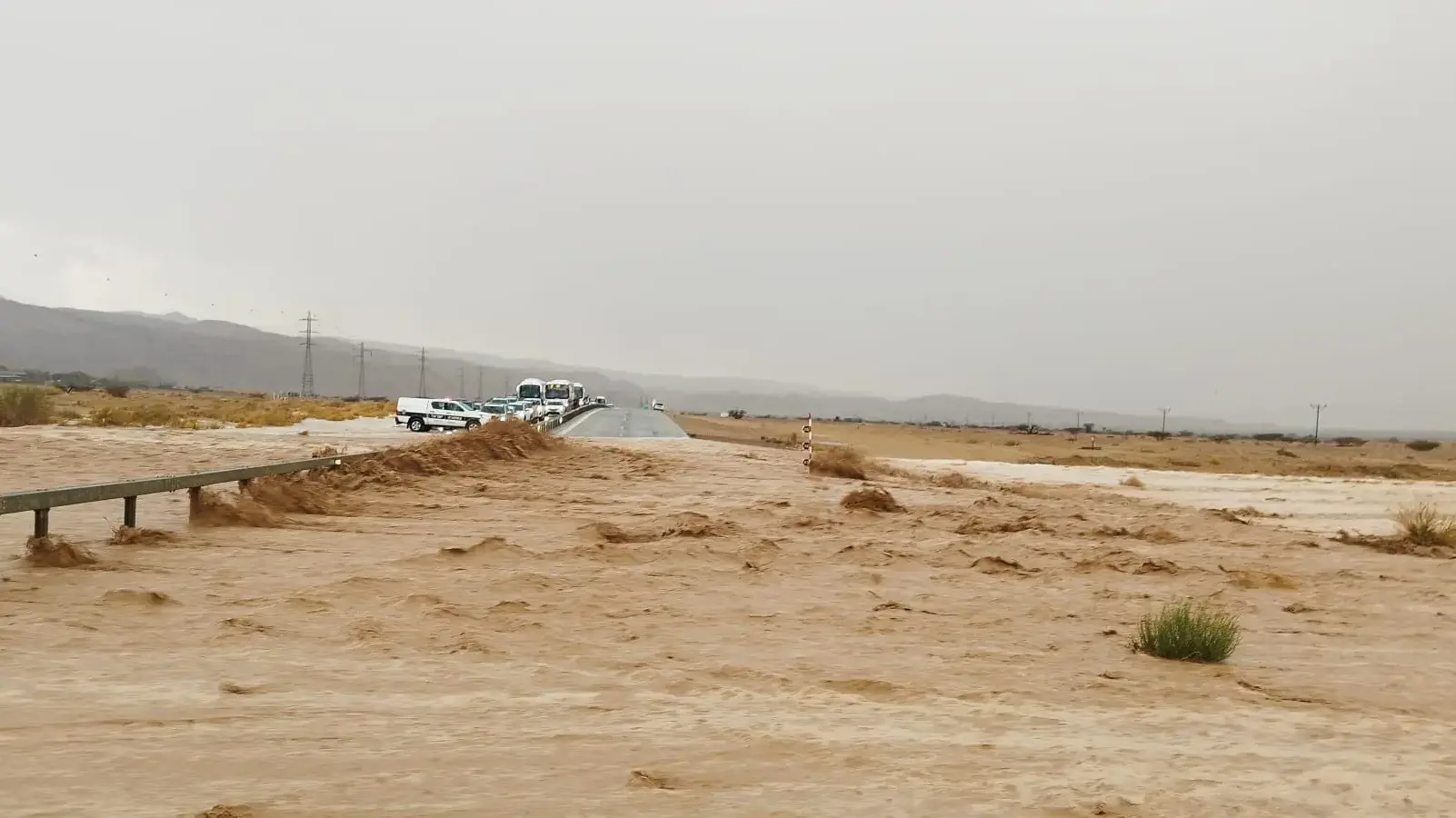 חסימת התנועה בכניסה לעיר אילת בשל חשש להצפות, 4 במאי 2025 חסימת התנועה בכניסה לעיר אילת בשל חשש להצפות, 4 במאי 2025