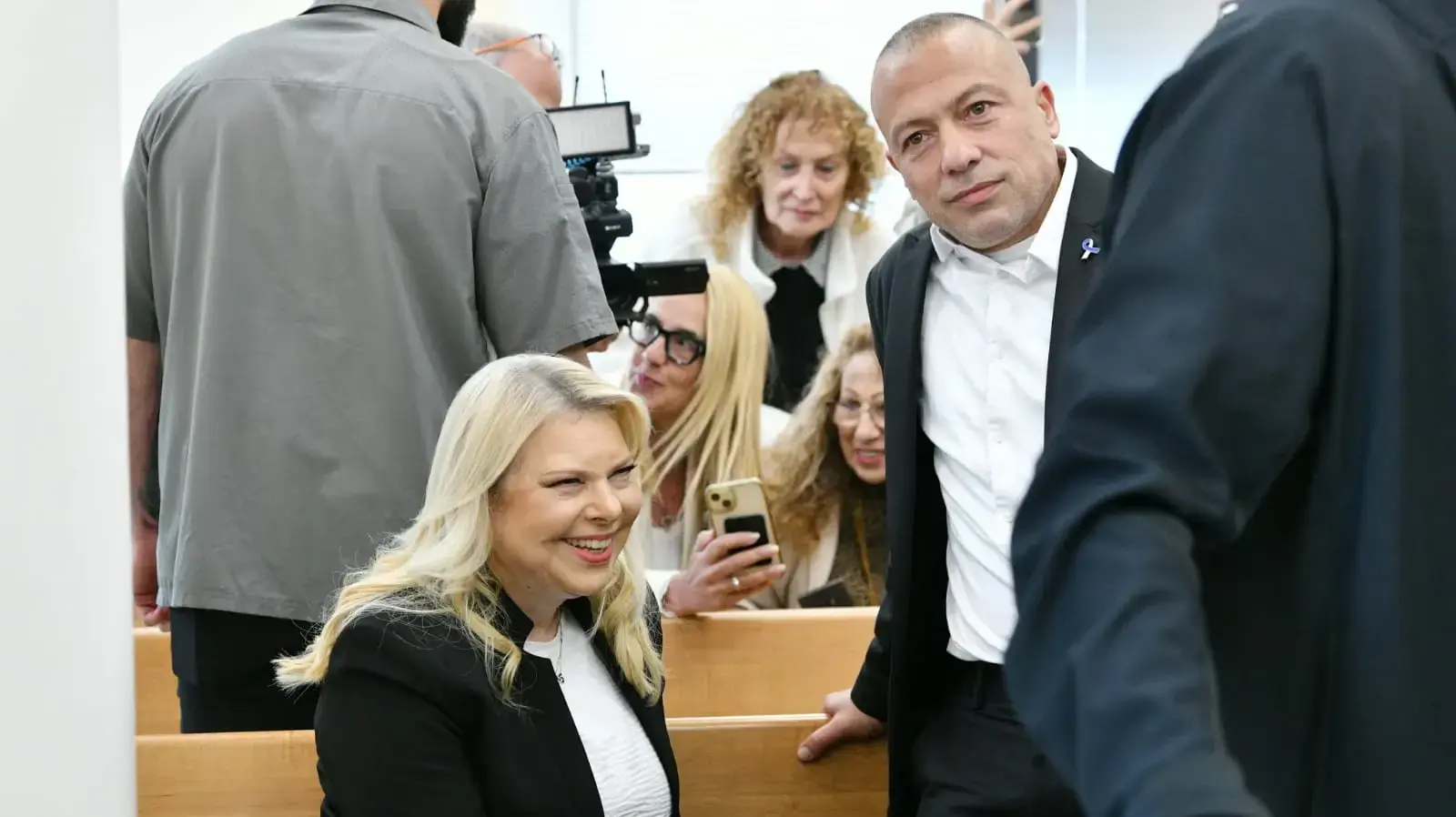 דיון עדות של שרה נתניהו בתביעה שהגישה סילבי גנסיה נגדה, בית הדין לעבודה ירושלים, 5 במאי 2025 דיון עדות של שרה נתניהו בתביעה שהגישה סילבי גנסיה נגדה, בית הדין לעבודה ירושלים, 5 במאי 2025