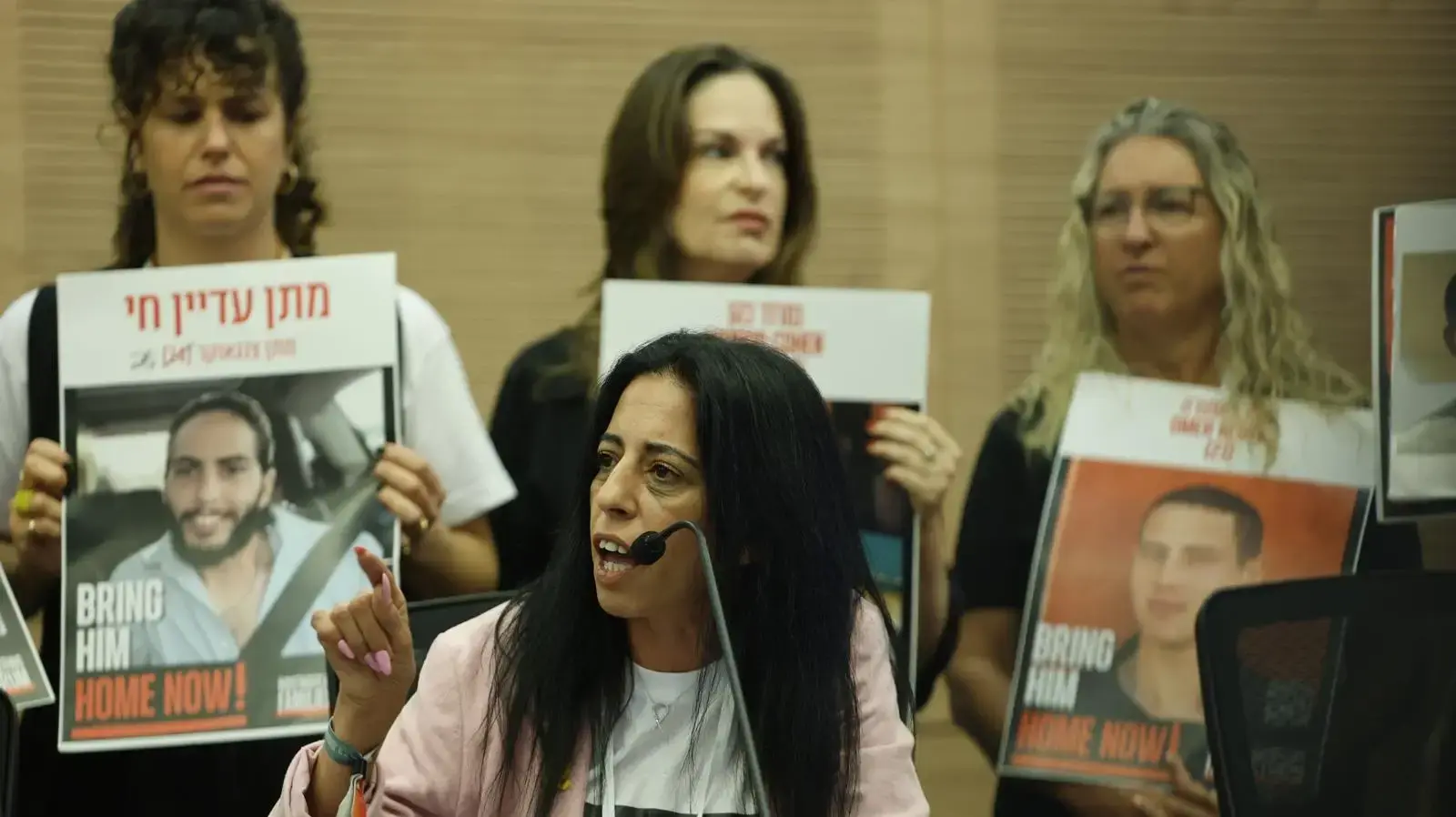 עינב צנגאוקר בוועדת החוקה בכנסת, 5 במאי 2025 עינב צנגאוקר בוועדת החוקה בכנסת, 5 במאי 2025
