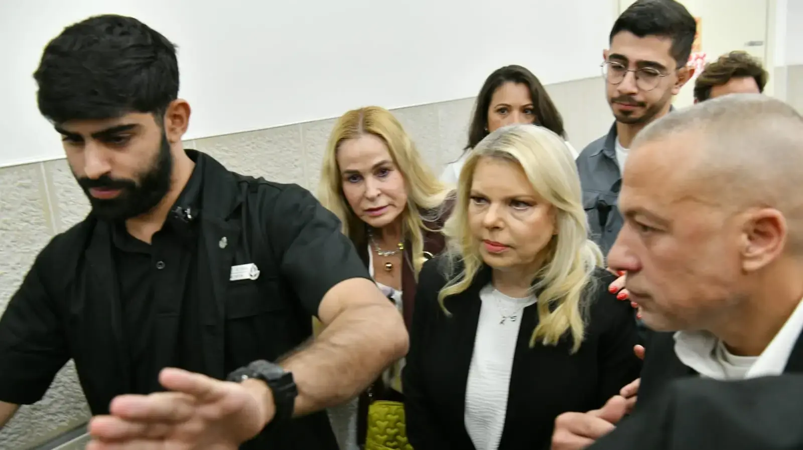 דיון עדות של שרה נתניהו בתביעה שהגישה סילבי גנסיה נגדה, בית הדין לעבודה ירושלים, 5 במאי 2025 דיון עדות של שרה נתניהו בתביעה שהגישה סילבי גנסיה נגדה, בית הדין לעבודה ירושלים, 5 במאי 2025