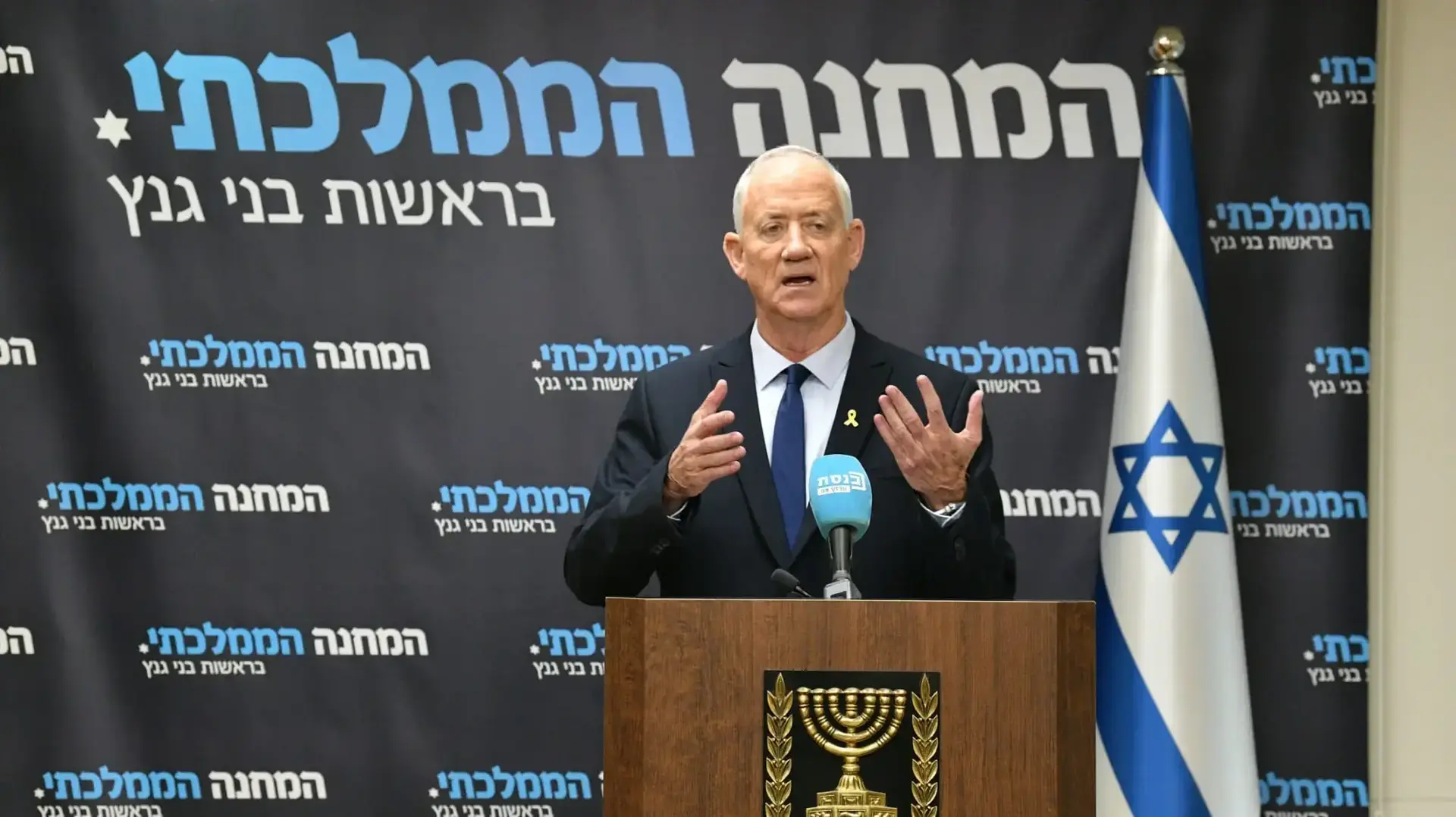 בני גנץ, יו"ר המחנה ממלכתי בישיבת סיעה, הכנסת, 5 במאי 2025 בני גנץ, יו"ר המחנה ממלכתי בישיבת סיעה, הכנסת, 5 במאי 2025