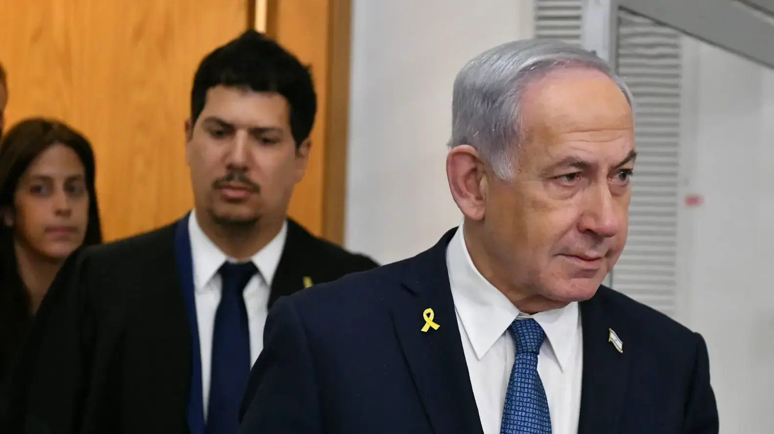 רה"מ בנימין נתניהו במשפט תיקי האלפים, בימ"ש מחוזי ת"א, 6 במאי 2025 רה"מ בנימין נתניהו במשפט תיקי האלפים, בימ"ש מחוזי ת"א, 6 במאי 2025