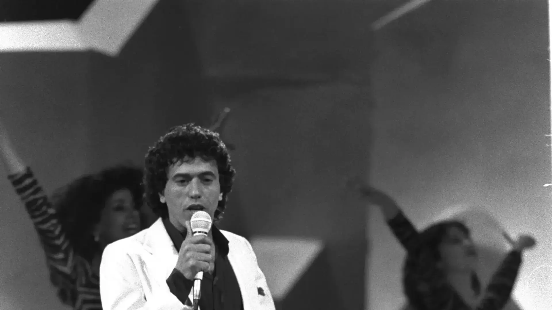 חיים משה מופיע בפסטיבל הזמר המזרח 1985 חיים משה מופיע בפסטיבל הזמר המזרח 1985