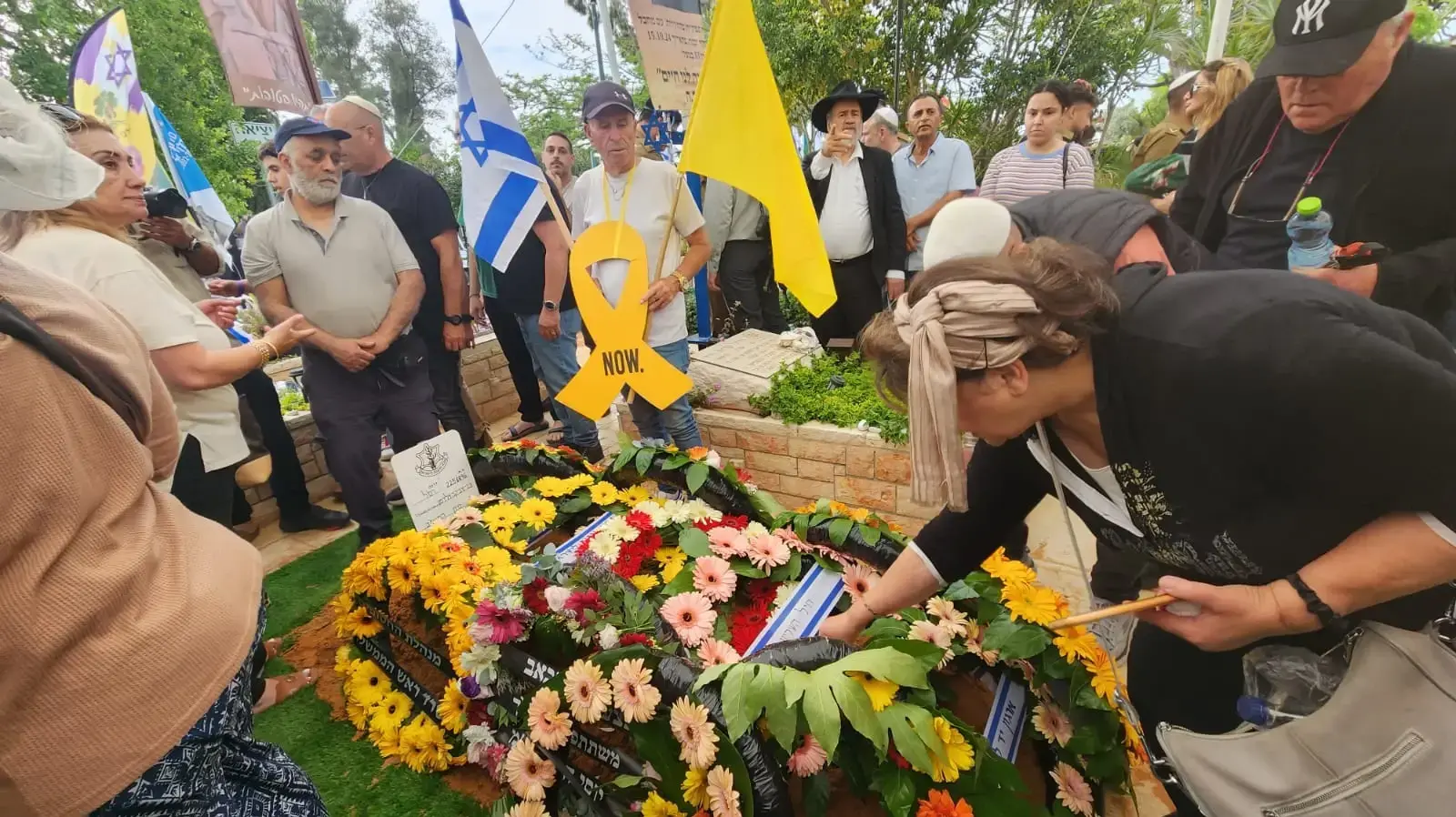 הלוויתו של צבי פלדמן שנפל במלחמת לבנון הראשונה וגופתו הושבה ארצה, בבית העלמין הצבאי בחולון, 12 במאי 2025 הלוויתו של צבי פלדמן שנפל במלחמת לבנון הראשונה וגופתו הושבה ארצה, בבית העלמין הצבאי בחולון, 12 במאי 2025