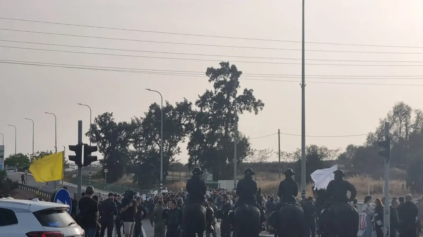 הפגנה בקריאה לעצור את המלחמה, שדרות, 18 במאי 2025 הפגנה בקריאה לעצור את המלחמה, שדרות, 18 במאי 2025
