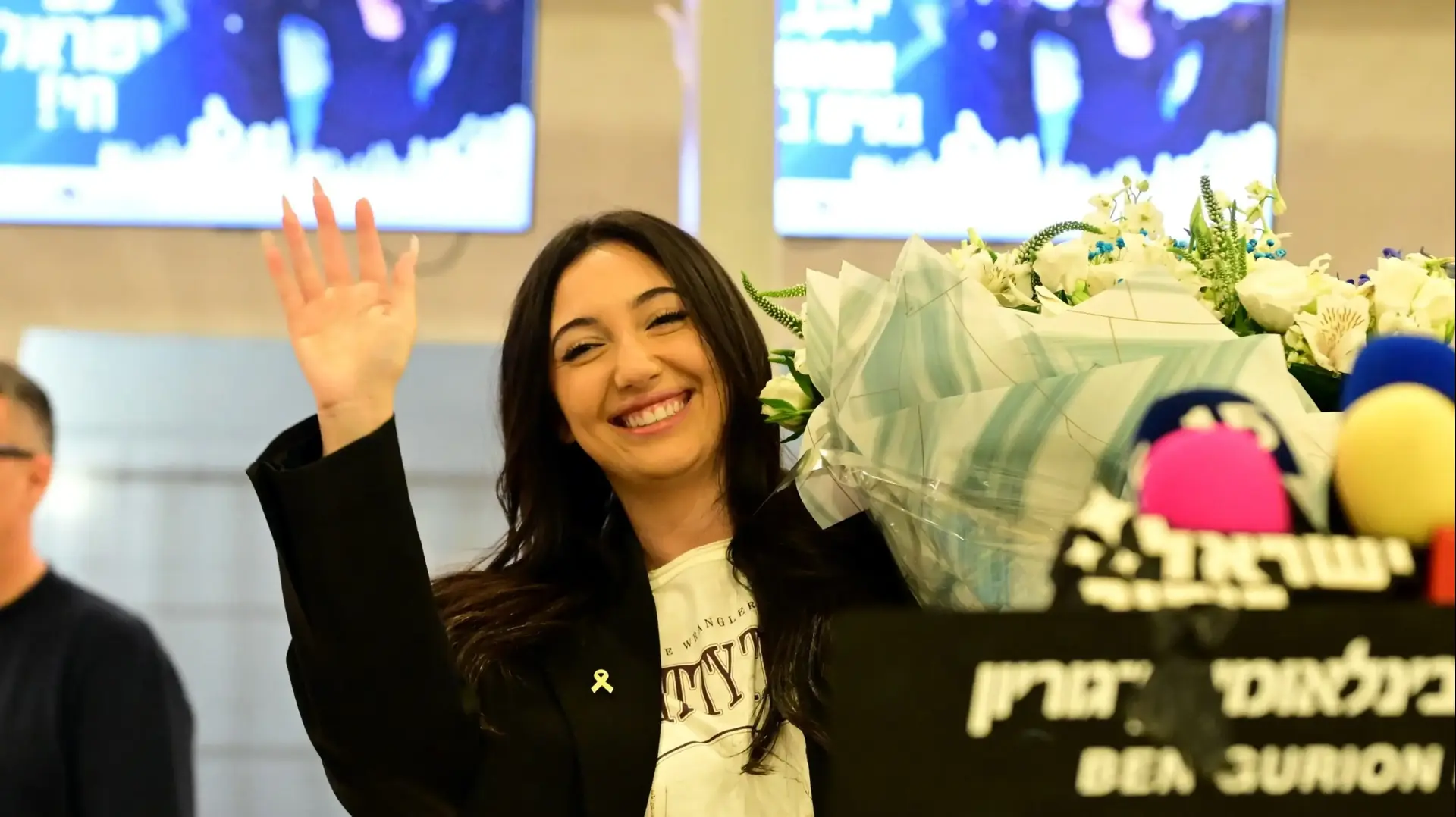 יובל רפאל, נציגת ישראל באירוויזיון 2025 נוחתת בארץ, נתב"ג, 18 במאי 2025 יובל רפאל, נציגת ישראל באירוויזיון 2025 נוחתת בארץ, נתב"ג, 18 במאי 2025