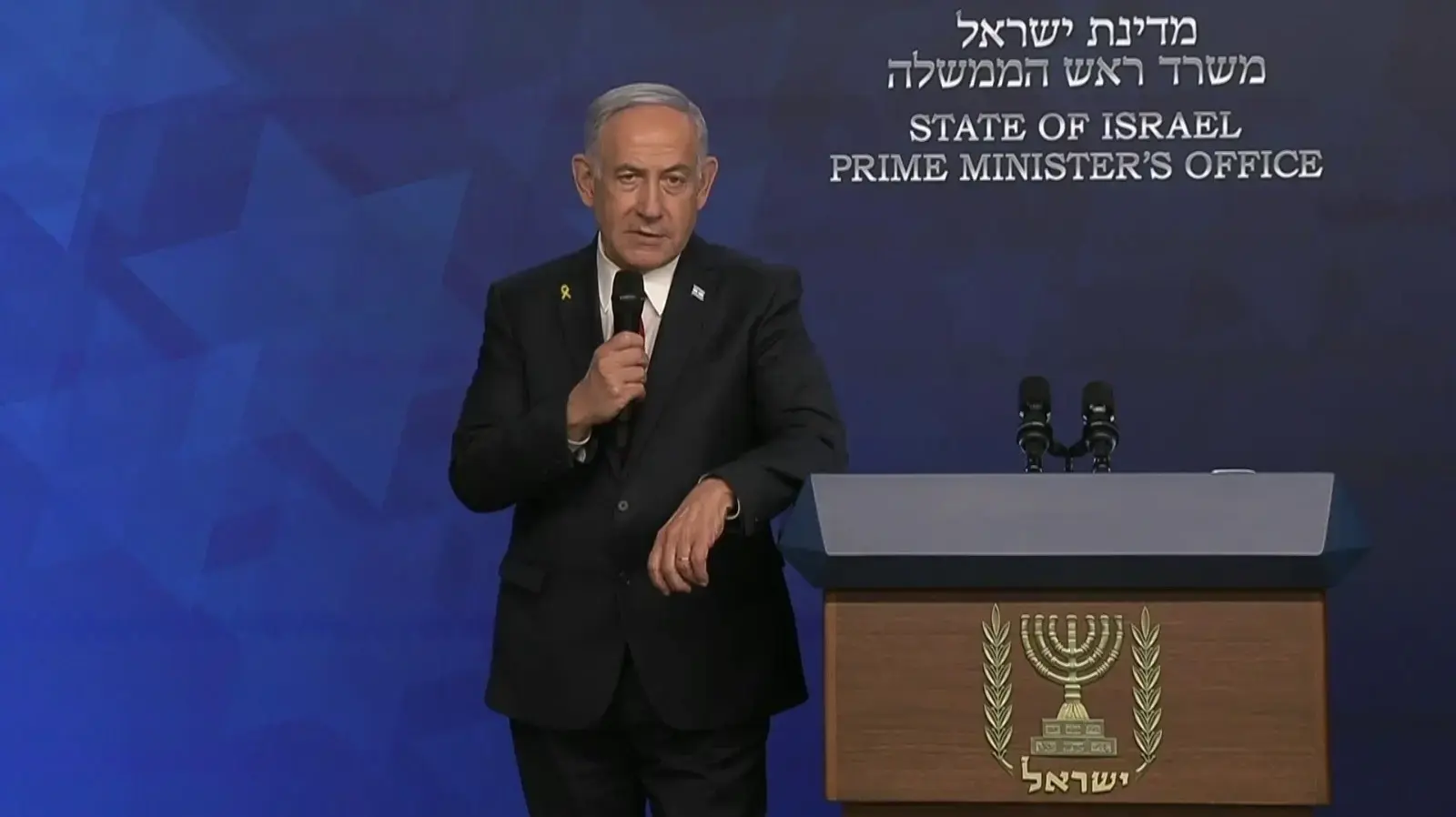 ראש הממשלה בנימין נתניהו במסיבת עיתונאים, 21 במאי 2025 ראש הממשלה בנימין נתניהו במסיבת עיתונאים, 21 במאי 2025