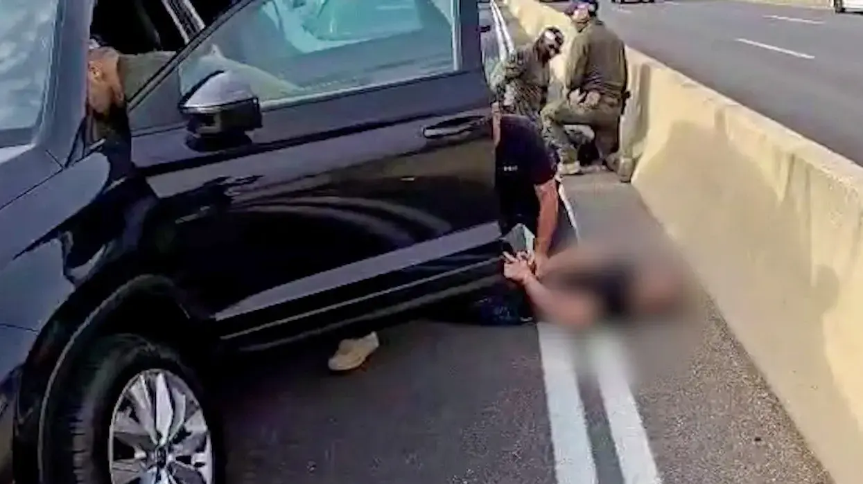 ביצעו רצח אכזרי לאור יום ונסעו למפגש במכון שטיפה בנהריה. ביצעו רצח אכזרי לאור יום ונסעו למפגש במכון שטיפה בנהריה.
