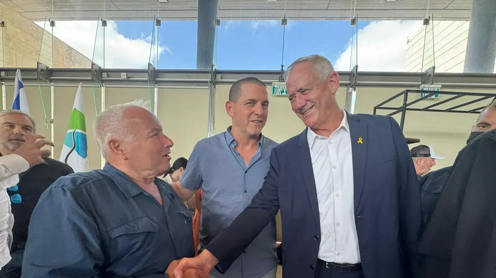 בני גנץ קרא להקמת ועדת חקירה ממלכתית לאירוע ה-7 באוקטובר.
הלוחם גיורא נגיב.
27 במאי 2025 בני גנץ קרא להקמת ועדת חקירה ממלכתית לאירוע ה-7 באוקטובר.
הלוחם גיורא נגיב.
27 במאי 2025