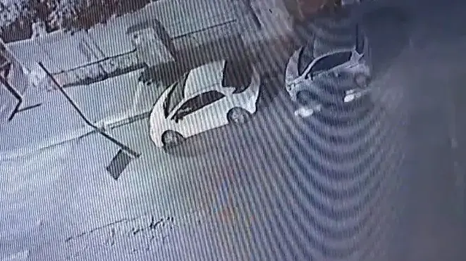 תיעוד: בת 73 נפצעה באורח קשה בתאונת פגע וברח בנתניה – הרוכב נמלט מהמקום. 29 במאי 2025