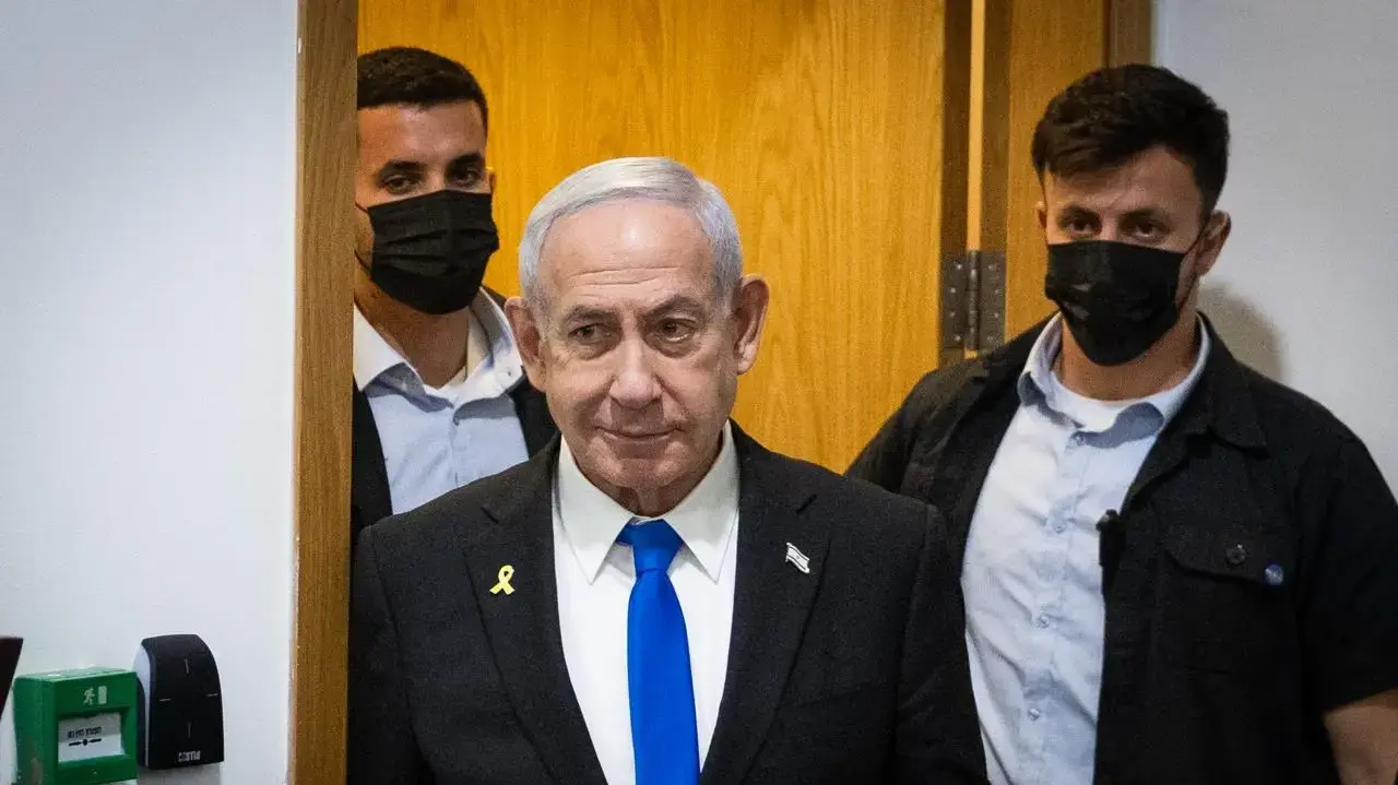 ראש הממשלה בנימין נתניהו באולם בית המשפט בחקירה הנגדית בתיקי האלפים
3 ביוני 2025 ראש הממשלה בנימין נתניהו באולם בית המשפט בחקירה הנגדית בתיקי האלפים
3 ביוני 2025