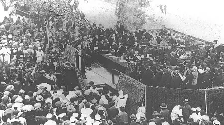 הלורד ארתור בלפור נושא דברים בטקס פתיחת האוניברסיטה העברית בהר הצופים, ירושלים, 1/4/1925 הלורד ארתור בלפור נושא דברים בטקס פתיחת האוניברסיטה העברית בהר הצופים, ירושלים, 1/4/1925