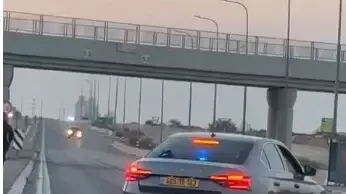 רכב עלה בשטח ונסע בניגוד לכיוון התנועה בכביש 40 כשהוא מסכן את הנוסעים